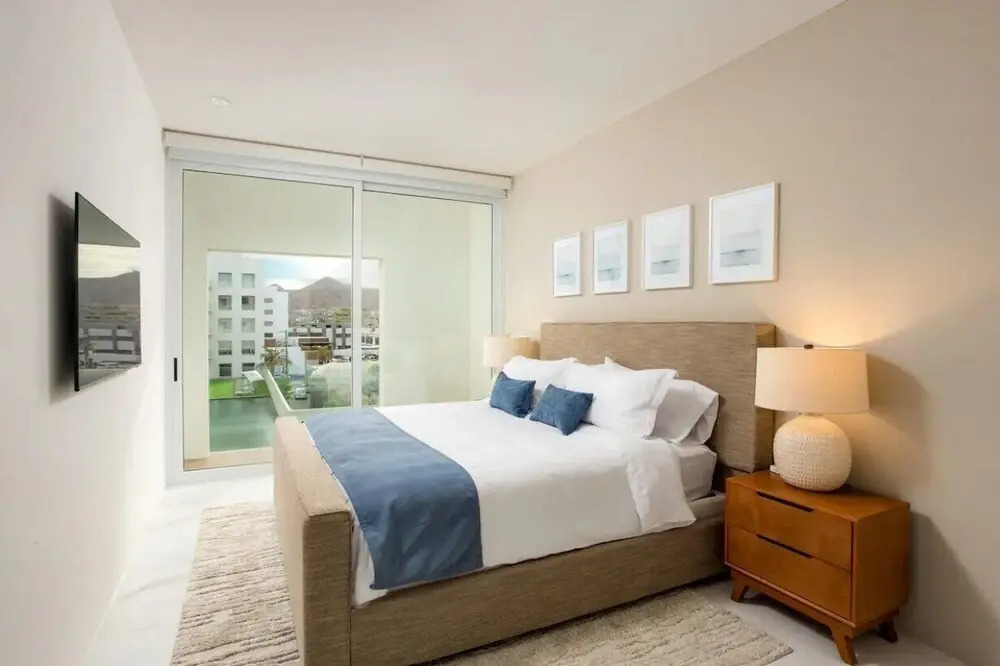 3BD Condo near Beach and Marina