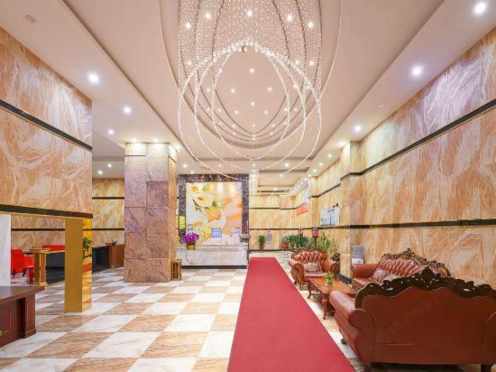 Baihua Hotel (Guangzhou North Railway Station Huaguoshan Park Metro Station Branch)