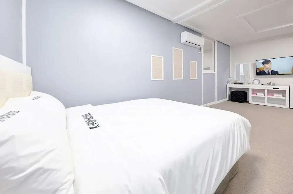 K-Pop Hotel