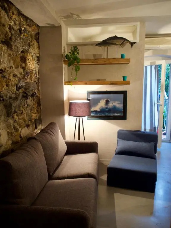 Al Monolocale del Gabbiano. citra 011016-LT-0623