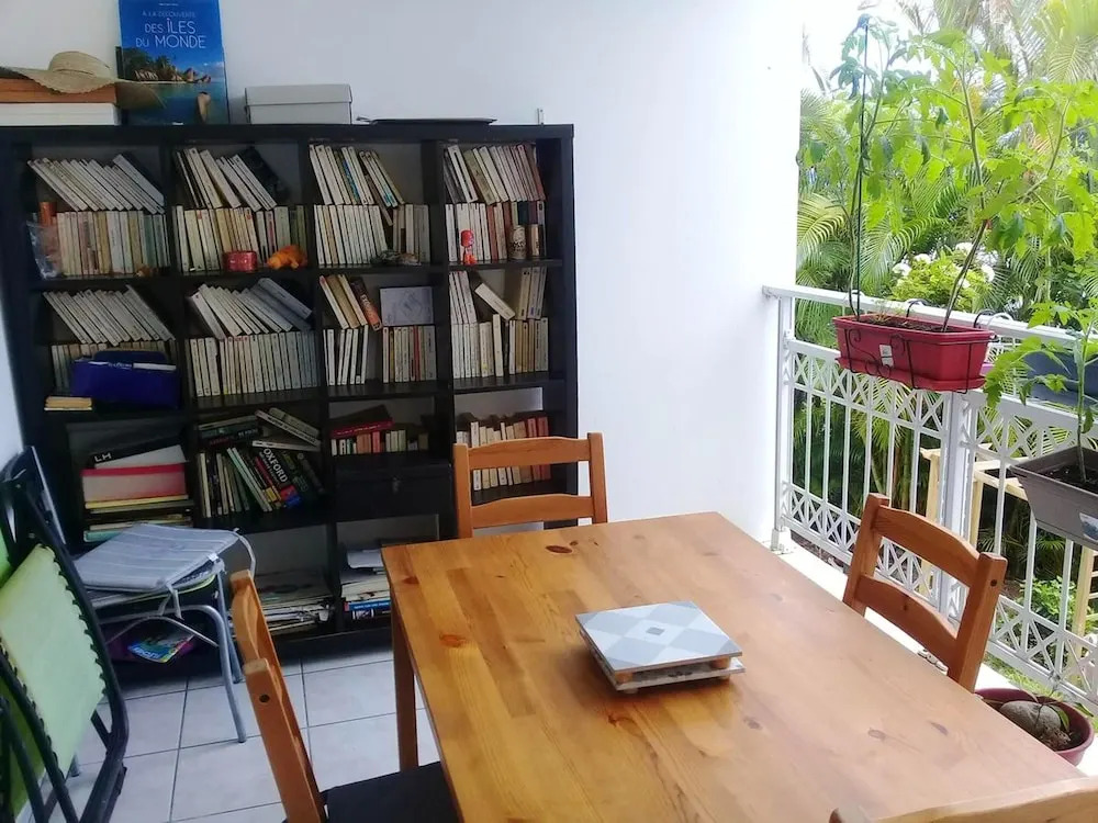 Apartment With one Bedroom in Sainte Clotilde, With Furnished Terrace and Wifi