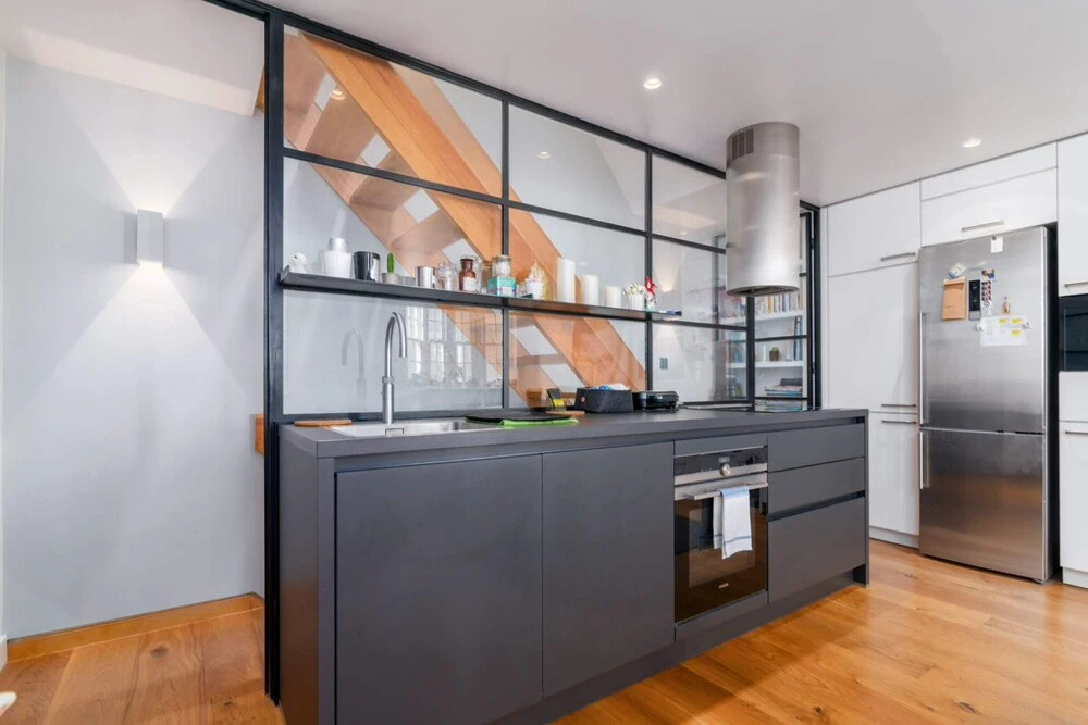 Spacious 2BR in West Kensington by GuestReady