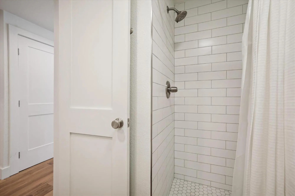 Frisco Creekside Retreat 3 Bedroom Townhouse by RedAwning