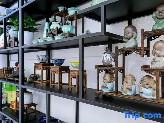 Yangshuo Zhoujia Xiaoyuan Homestay (Songcheng Qiangu Scenery Area Shop)