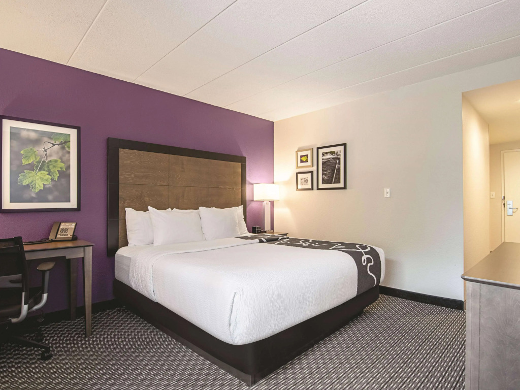 La Quinta Inn & Suites by Wyndham Portland DT Maine Med