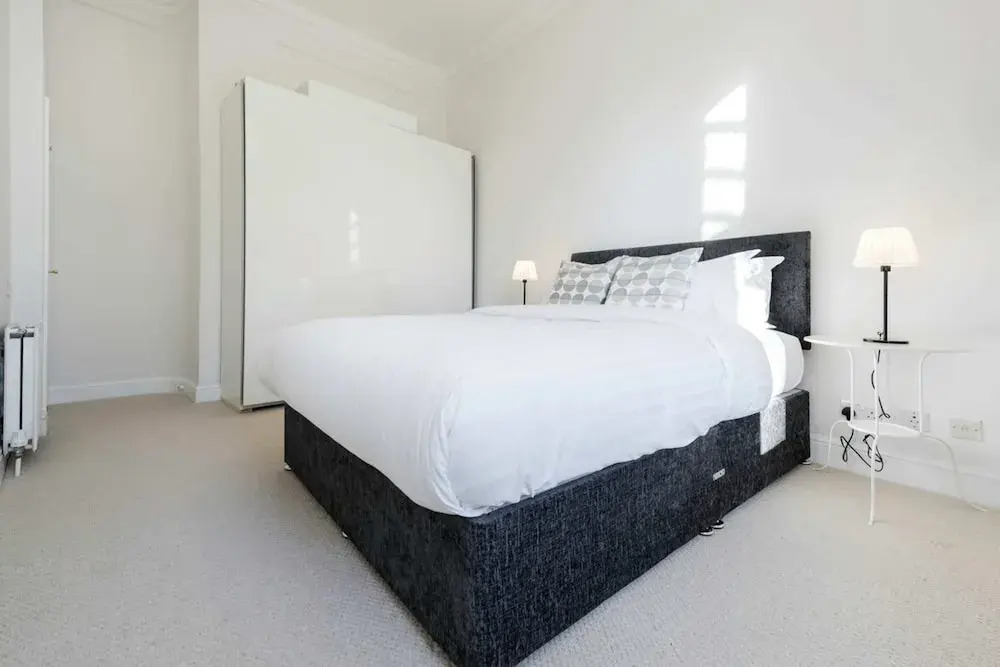 Elegant Earl's Court 2 bed 2 Bath Near Tube