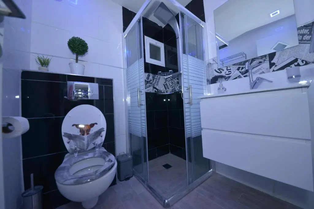 Jordan Luxury Suite
