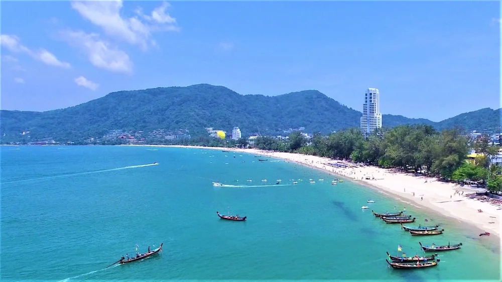 Patong Tower 1.1 Patong Beach by PHR