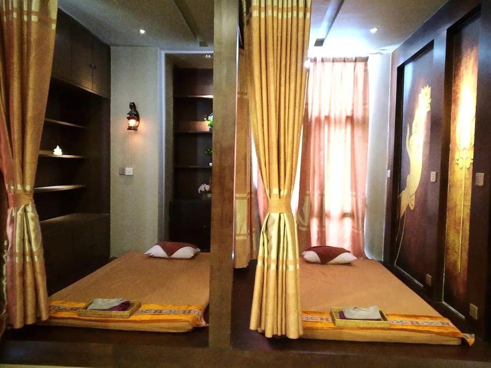 Hotel Capital