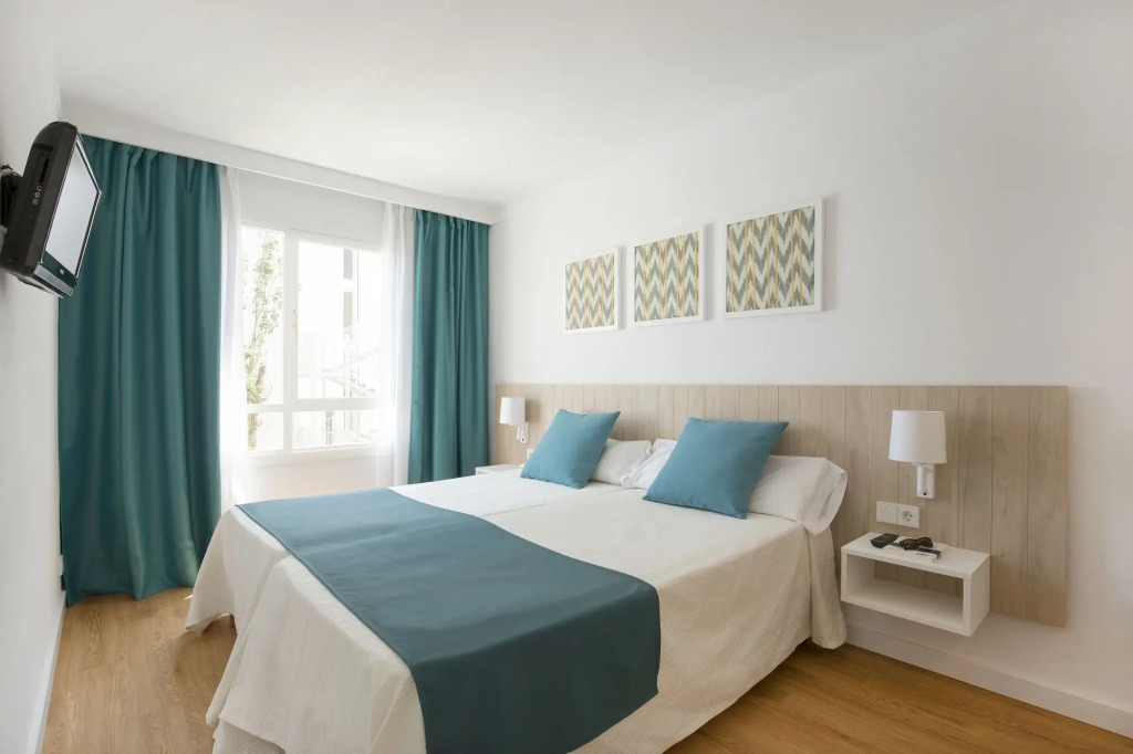 Cabot Hobby Club Apartments