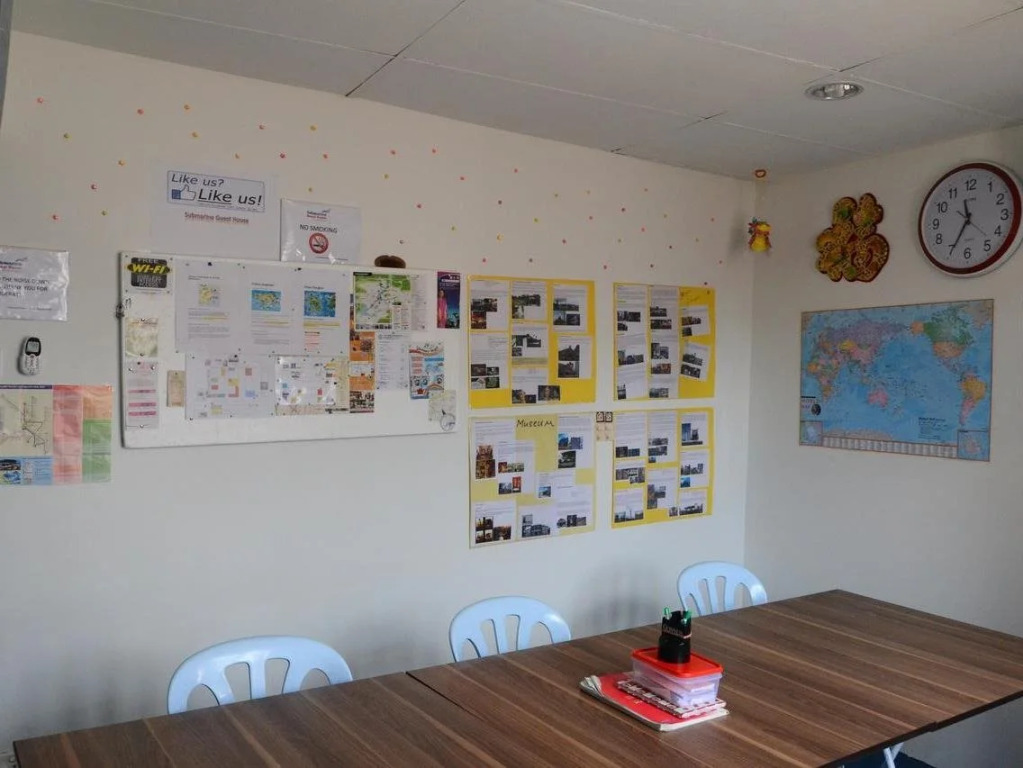 Submarine Guest House Central Market - Hostel