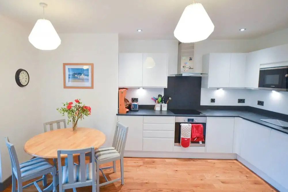 Bright One Bedroom Clifton City Pad