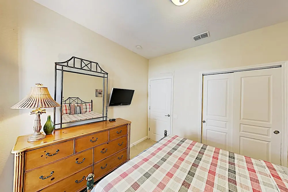 Windsor Hills Oasis: Private Pool, Spa & Game Room 6 Bedroom Home