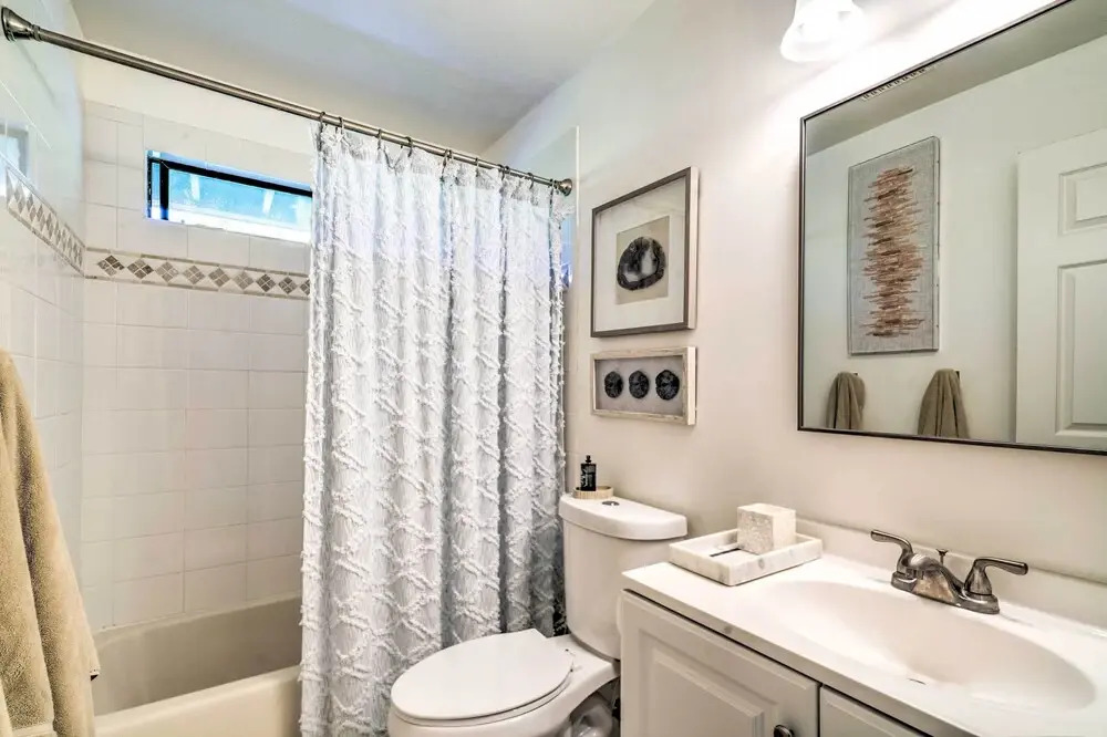 Cozy Cali Condo, Walk to Summerland Beach!
