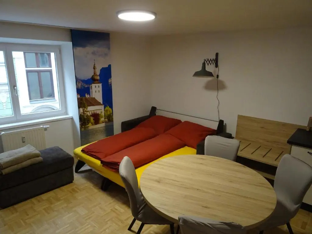 Modern Apartment, Full Kitchen, for 6