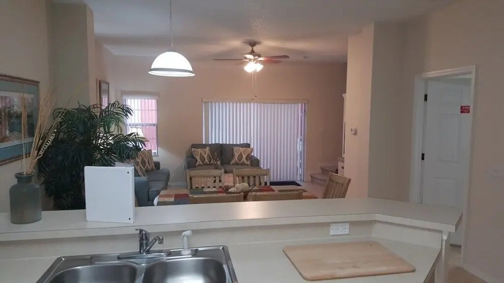3br, 2.5ba Townhome W/ Sunny Rear Yard 3 Bedroom Townhouse by Redawning