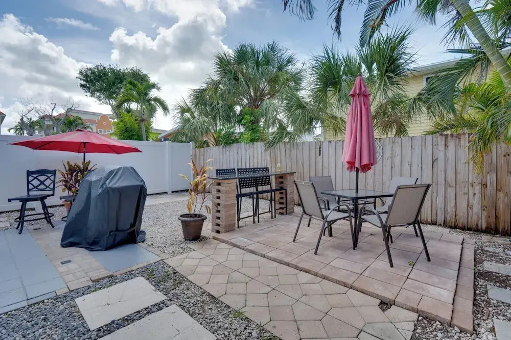 Walk to Redington Beach: Renovated Duplex w/ Patio