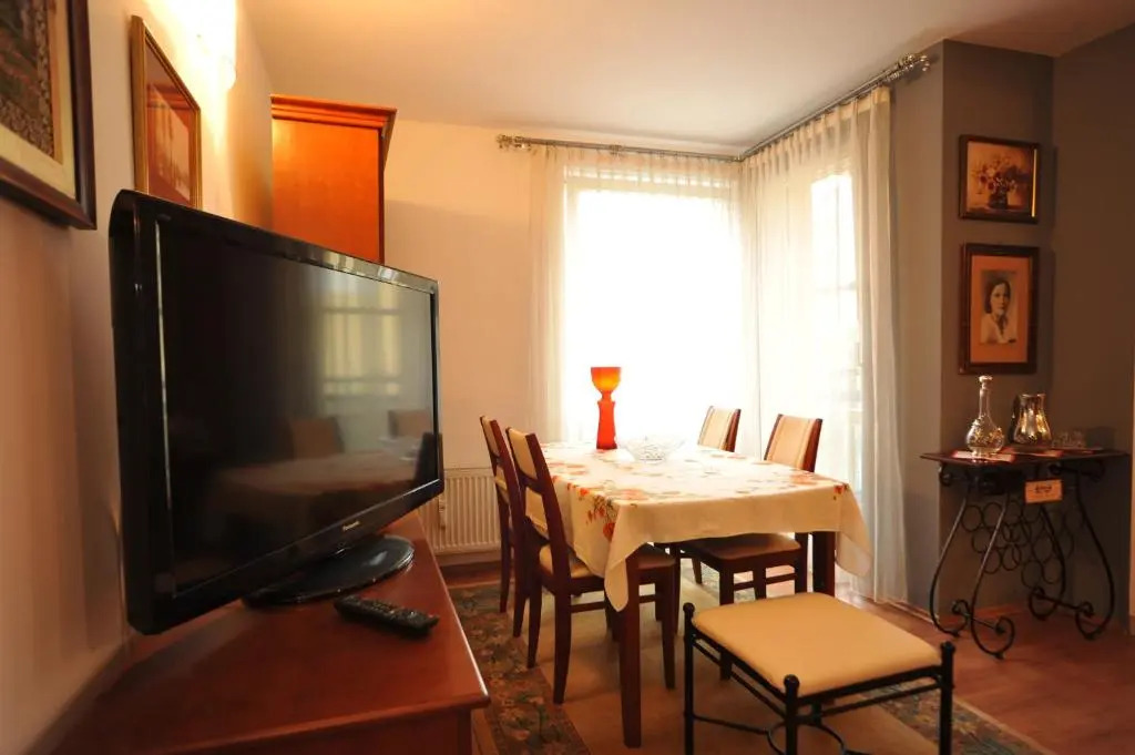 Apartament Tais