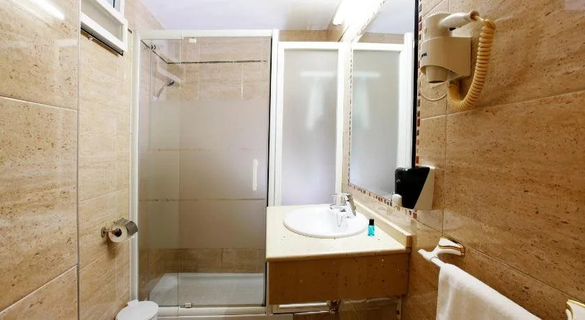 Hostal Paris