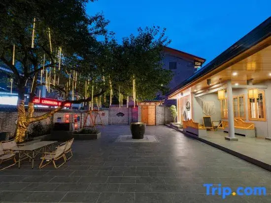 Mount Emei Jiuyue Homestay (Emeishan Scenic Area Zero Kilometer Branch)