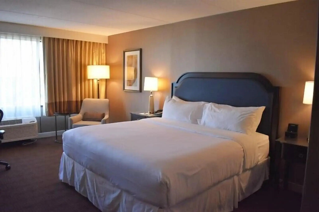 Sheraton Lisle Naperville Hotel