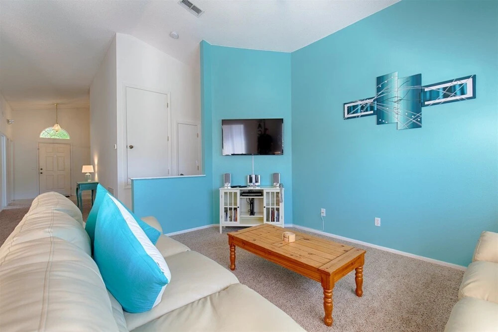 Newly Refurbished 4 bed With Themed Children`s Rooms With Free Pool Heat