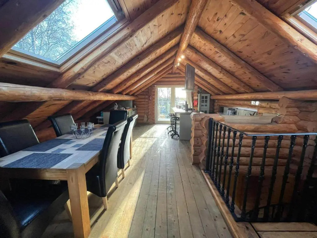 Woodpecker Log Cabin with hot tub, pizza oven bbq entertainment area, lakeside with private fishing peg situated at Tattershall Lakes