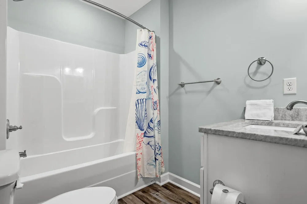 Coral Cabana - 3BD 2BA Home Close to Beach w/ Optional Golf Cart!