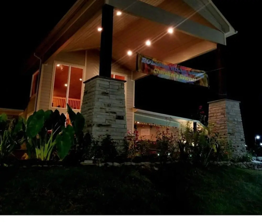 Rolling Hills Lodge