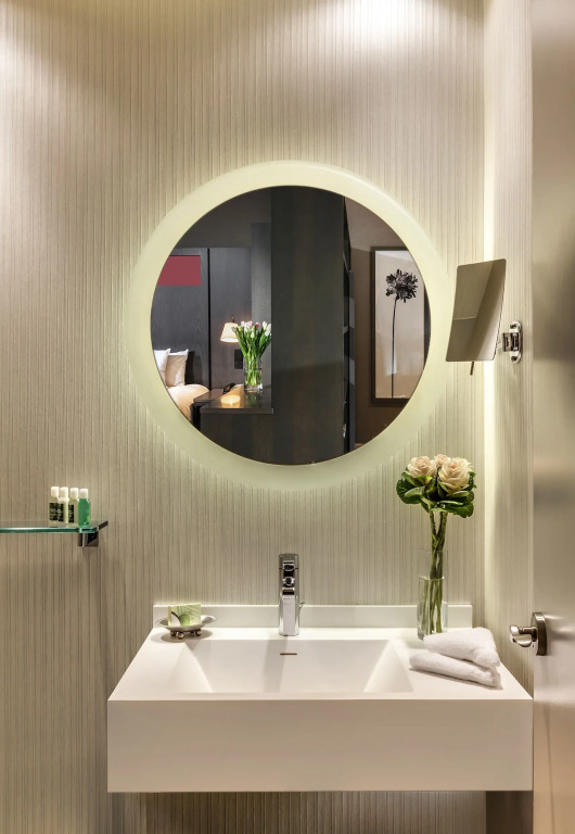One King West Hotel and Residence