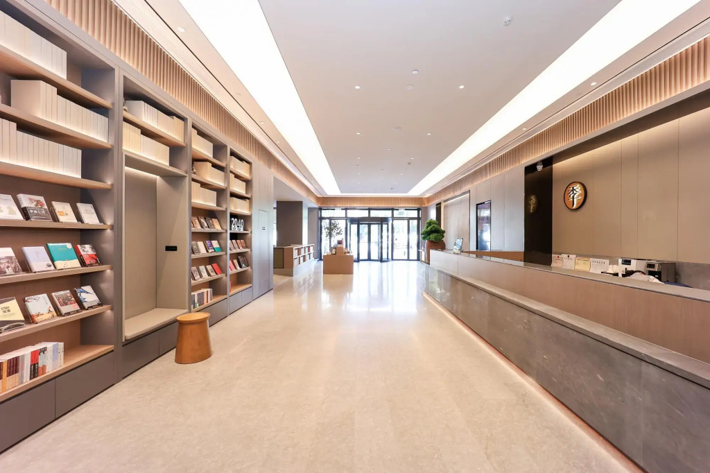 JI Hotel (Nanchang Bayi Square Provincial Art Gallery)
