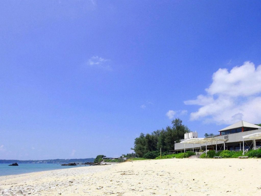 Hotel & Restaurant On the Beach Lue