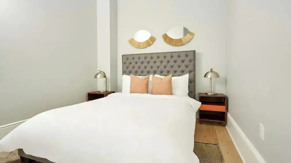 Sleeps 26 Entire Floor, Steps to French Quarter The Harlequin by Avantstay