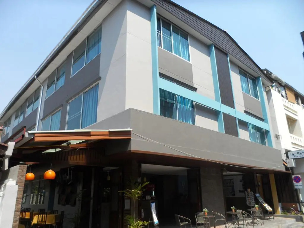 La-Mer Hostel