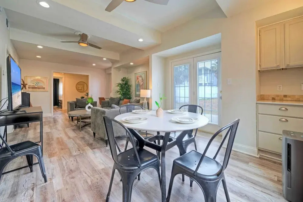 Golf Cart Zone, Walk or Ride to Beach Patio + BBQ Salty Sunshine #A