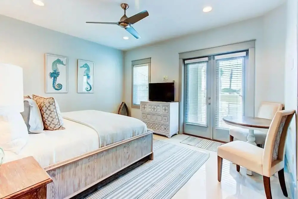 DaShells30A 6 Bedroom Holiday Home by Five Star Properties