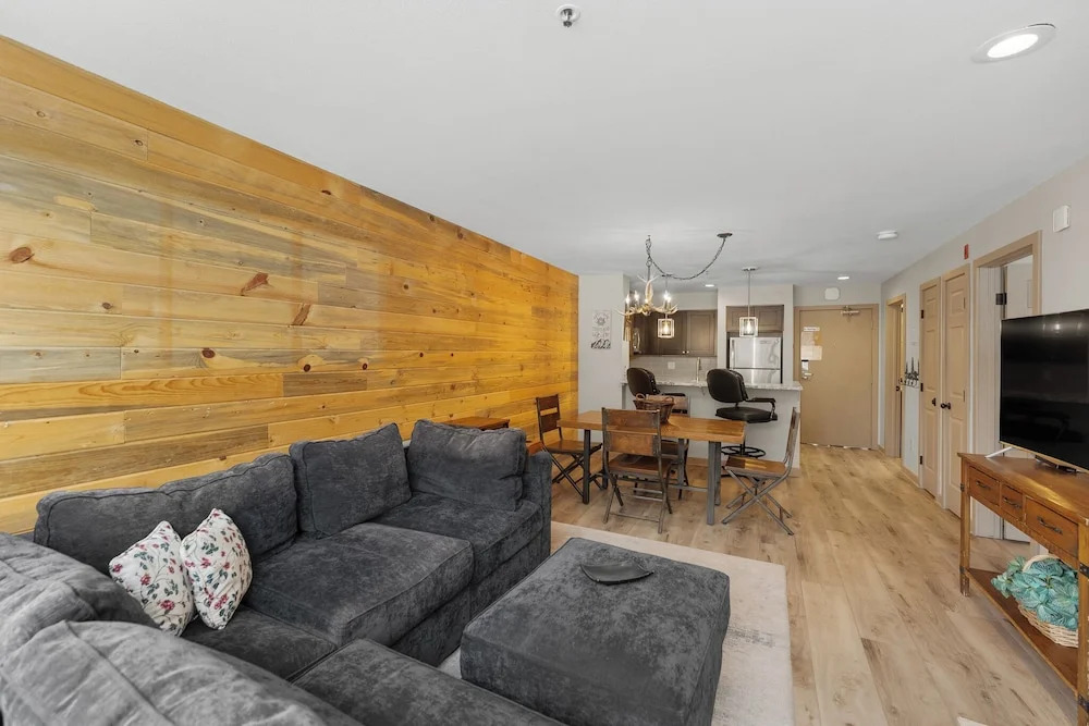Lakeshore #1535