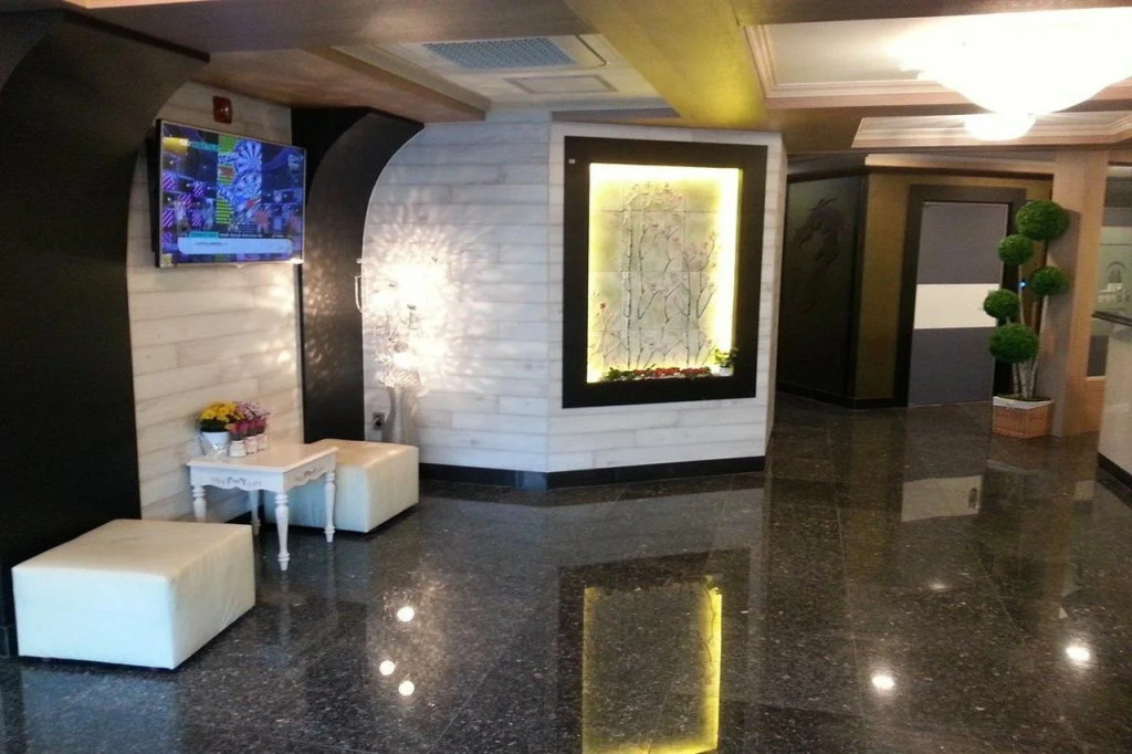 MJ Hotel