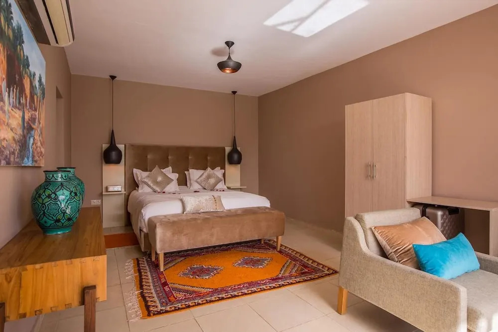 Villa with 7 Bedrooms in Annakhil, Marrakech, with Private Pool, Enclosed Garden And Wifi