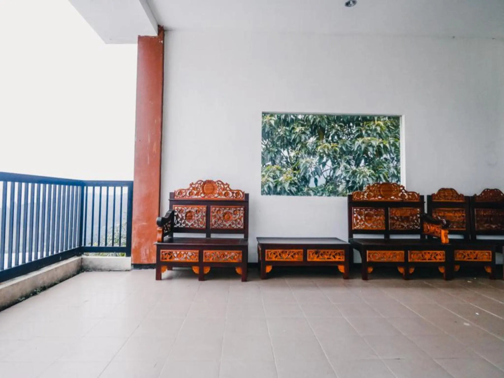 RedDoorz near Taman Rekreasi Selecta