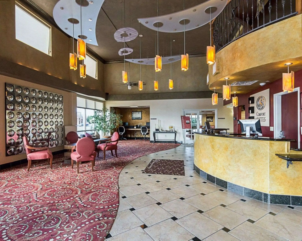 Comfort Suites Airport