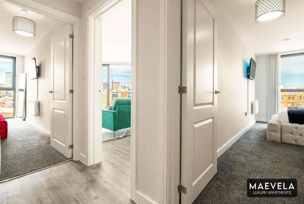 MAEVELA Apartments - Luxury Top Floor Penthouse - With Parking - 2 Bedroom New Build Apartment ✪ City Centre, Digbeth ✓ With Huge Patio Sliding Doors - CITY VIEW - ROOFTOP TERRACE - PS4 & Smart TV's