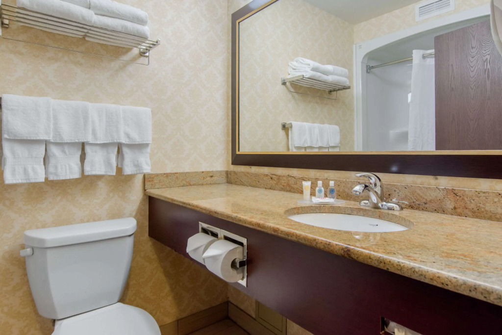 Comfort Inn & Suites