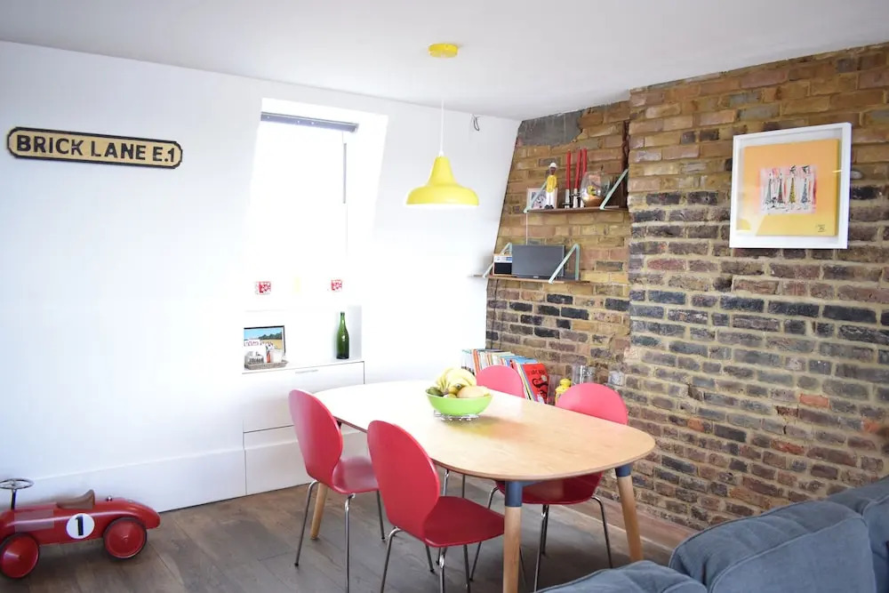 2 Bedroom Rooftop Flat In Central London
