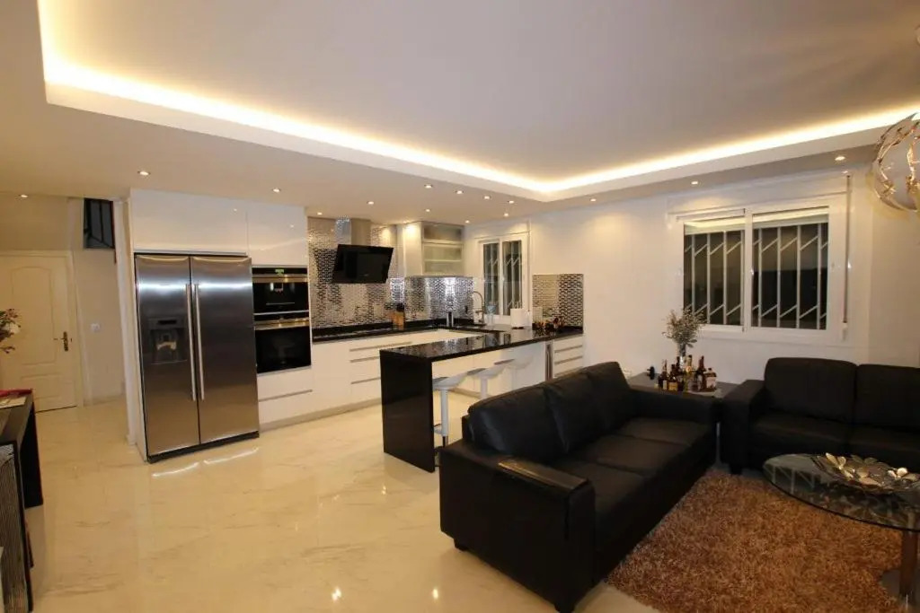 Luxurious Hillside Villa with Private Pool - Sea & Mountain Views