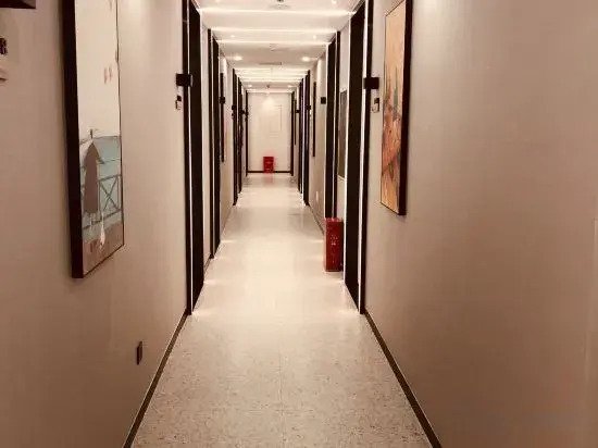 Maia Hostel