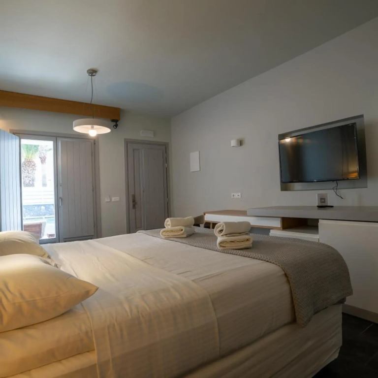 Meltemi Excelsior Suites