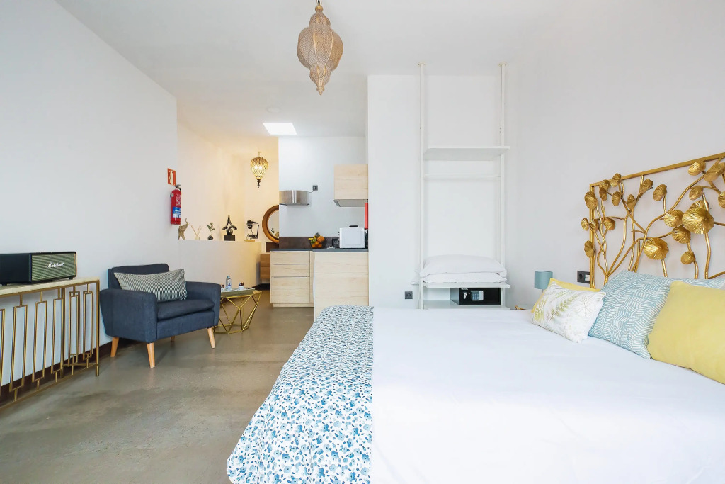 El Charco Suites