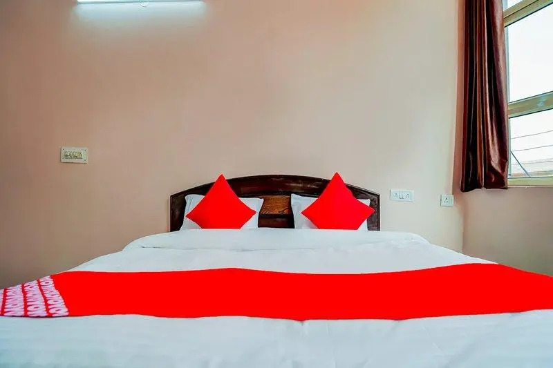 OYO 63361 Hotel Akash Green Field