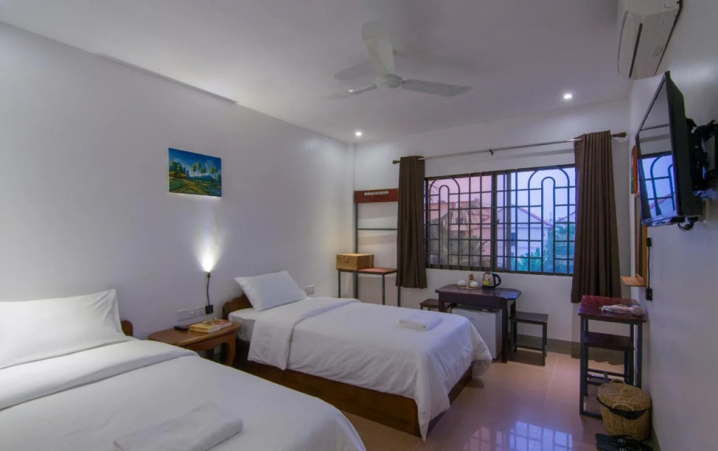 Yellow Hostel
